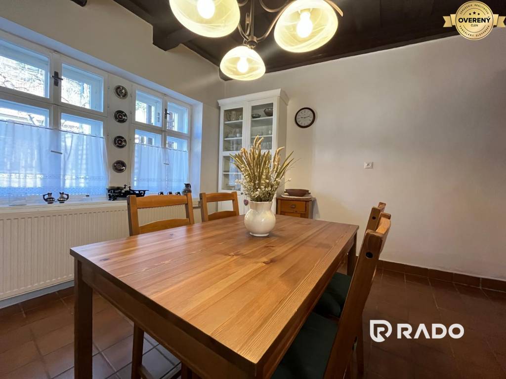 RADO | Rodinný dom v obci Uhrovec | 542m2