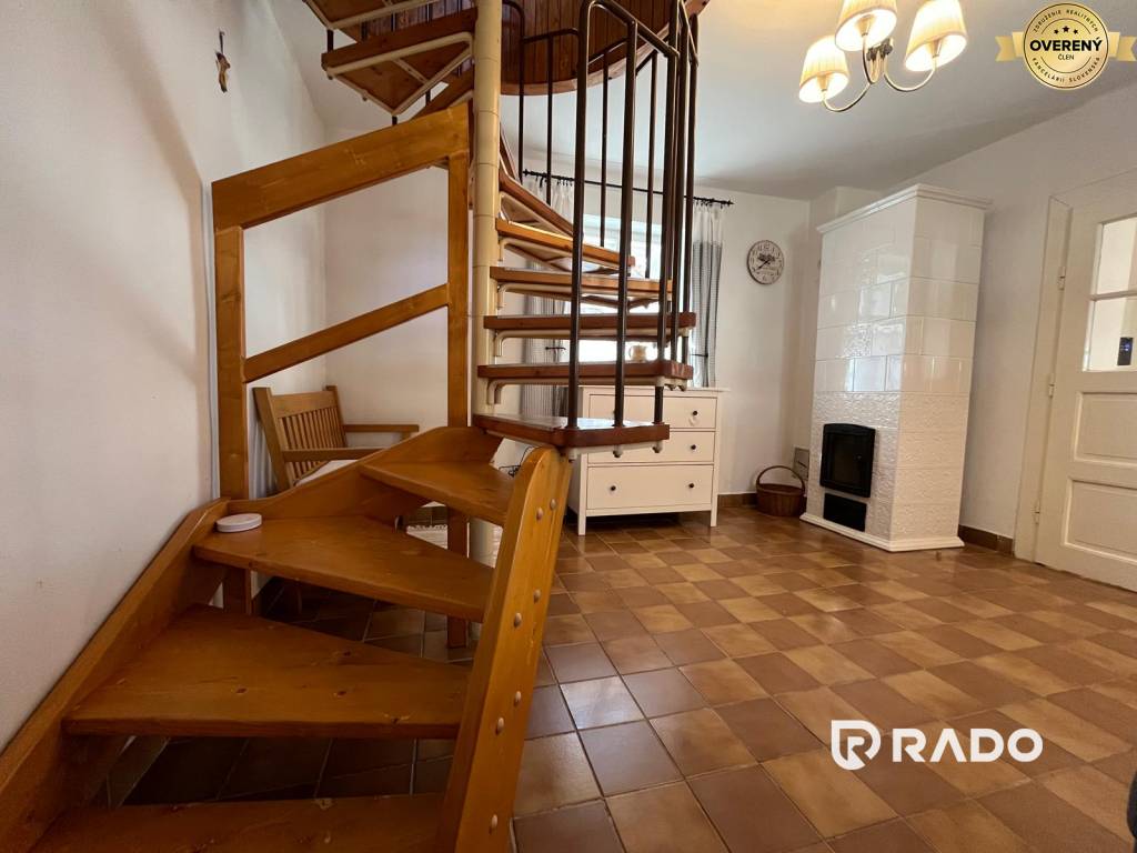 RADO | Rodinný dom v obci Uhrovec | 542m2