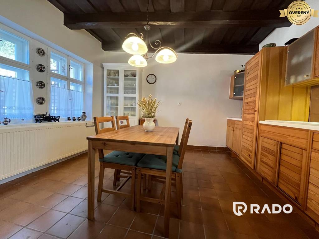 RADO | Rodinný dom v obci Uhrovec | 542m2