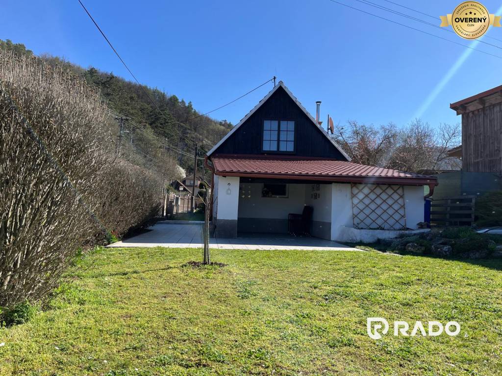 RADO | Rodinný dom v obci Uhrovec | 542m2