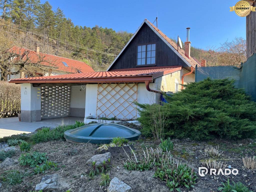 RADO | Rodinný dom v obci Uhrovec | 542m2