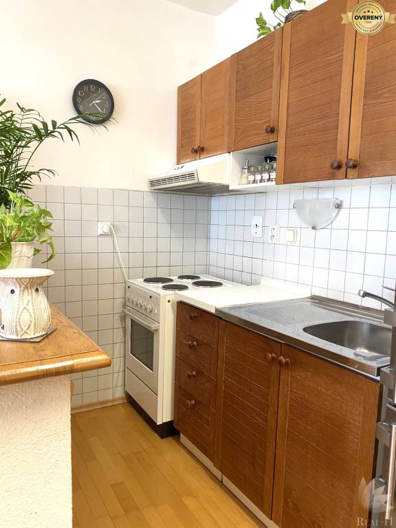 PREDANÝ 1 izbový byt, loggia, BA IV Karlova Ves Pribišova ulica