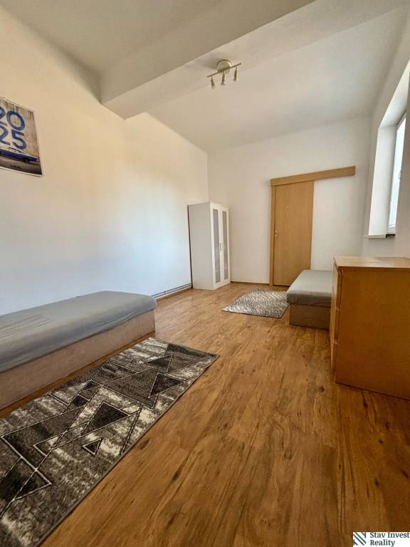 Prenájom RD v Senci – bývanie, office alebo podnikanie