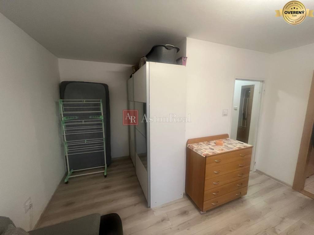 NA PREDAJ: 1 izb. byt 31,50 m2, 2 posch. Ďumbierska, BB  