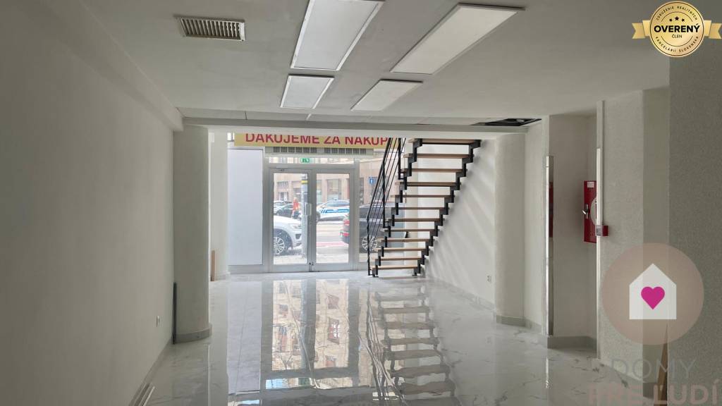 Veľký svetlý obchodný príestor , BA I. Staré Mesto Luxor, Štúrová 