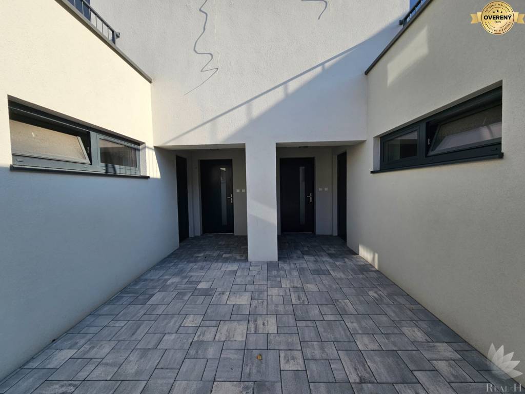 Exkluzívny dvojpodlažný 5 izbový rodinný dom s garážou Prievoz