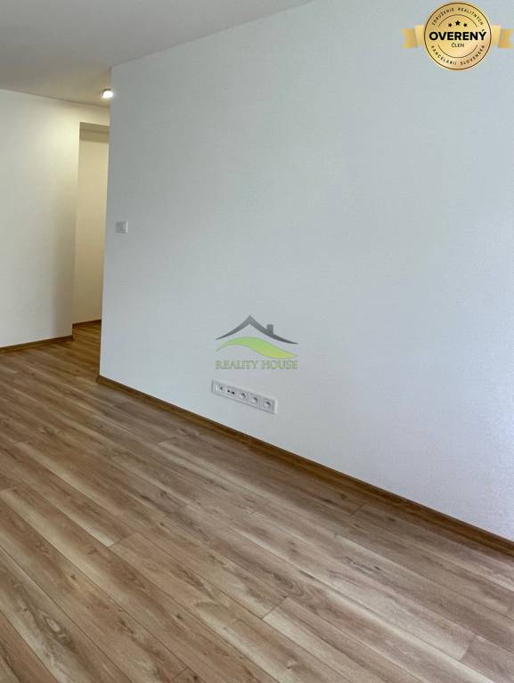Slnečný 3 izbový byt 75 m2 v Michalovciach
