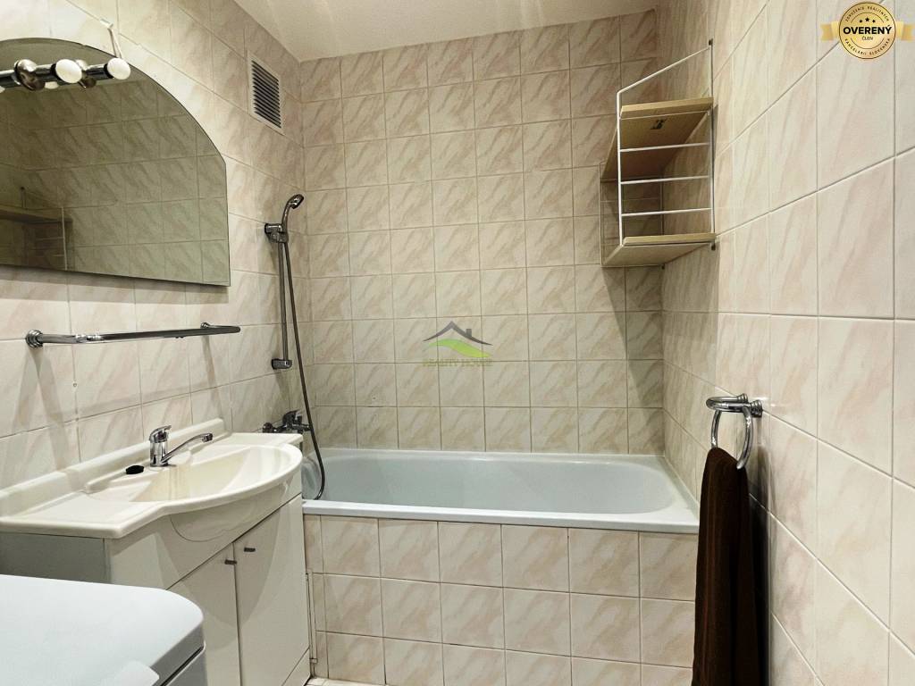 Slnečný 3 izbový byt 75 m2 v Michalovciach 