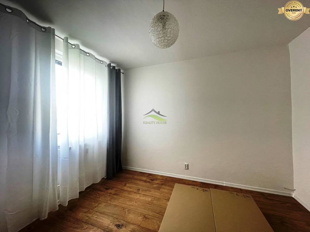 Slnečný 3 izbový byt 75 m2 v Michalovciach 