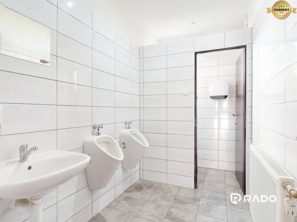 RADO | Obchodný priestor s pivnicou 290m2 | Bánovce nad Bebravou 