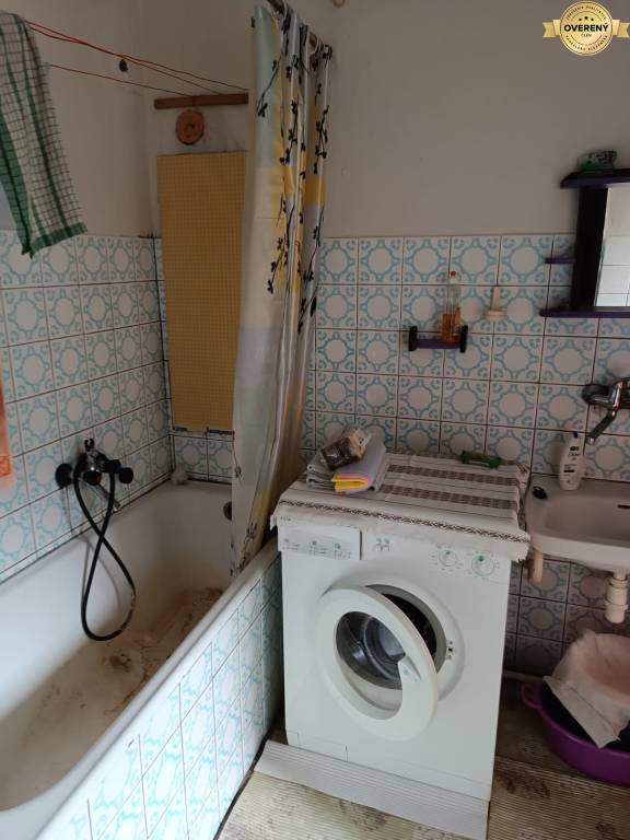  Na predaj 3-izbový byt s podkrovím, garážou a záhradou – Nová Baňa  
