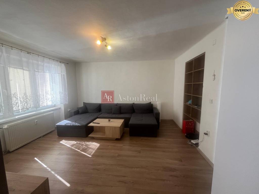 Prenájom: 2 izb. tehlový byt: 59 m2, blízko centra Banská Štiavnica