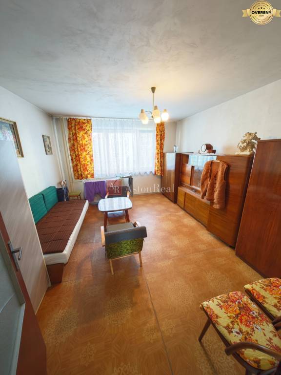 PREDAJ: 3 izbový byt MNKS 64 m2 pôvodný stav, Mazornik - 9. Mája 
