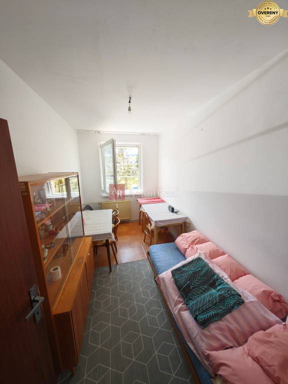 PREDAJ: 3 izbový byt MNKS 64 m2 pôvodný stav, Mazornik - 9. Mája