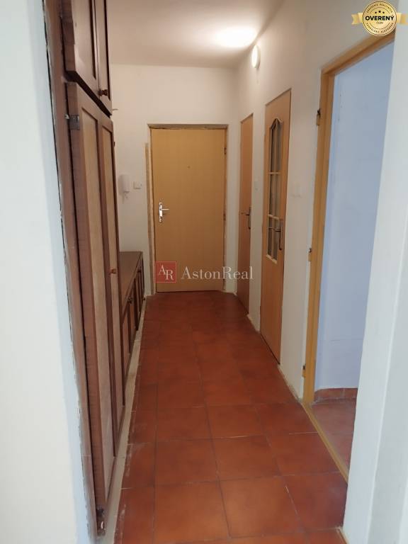 REZERVOVANÝ 2,5 izbový byt, balkón, Banská Bystrica, Mládežnícka ul.