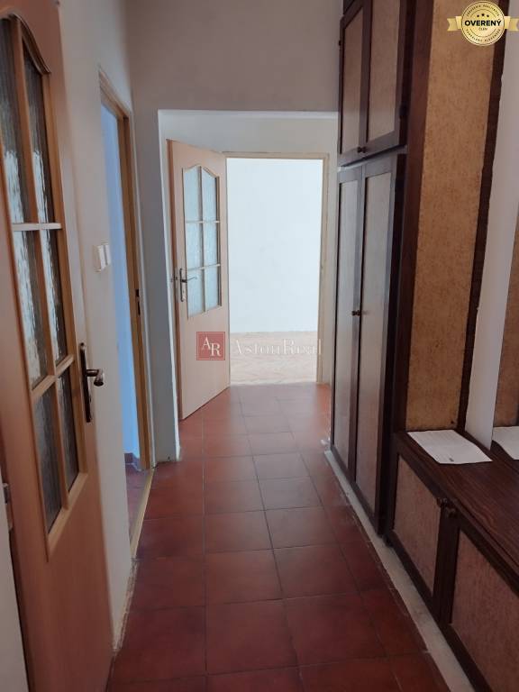 REZERVOVANÝ 2,5 izbový byt, balkón, Banská Bystrica, Mládežnícka ul.