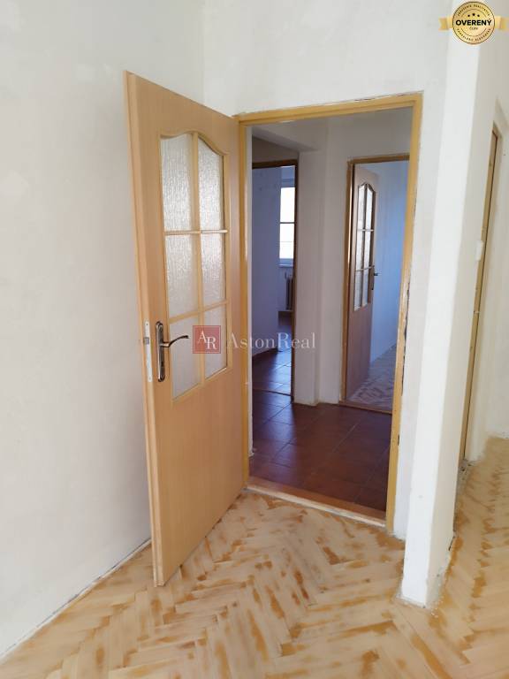 REZERVOVANÝ 2,5 izbový byt, balkón, Banská Bystrica, Mládežnícka ul.