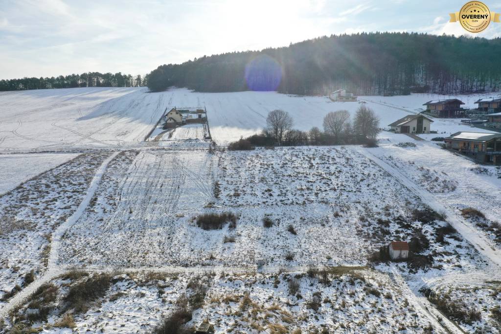Na predaj pozemok 628 m2 na výstavbu chaty vo Valči pri Snowland