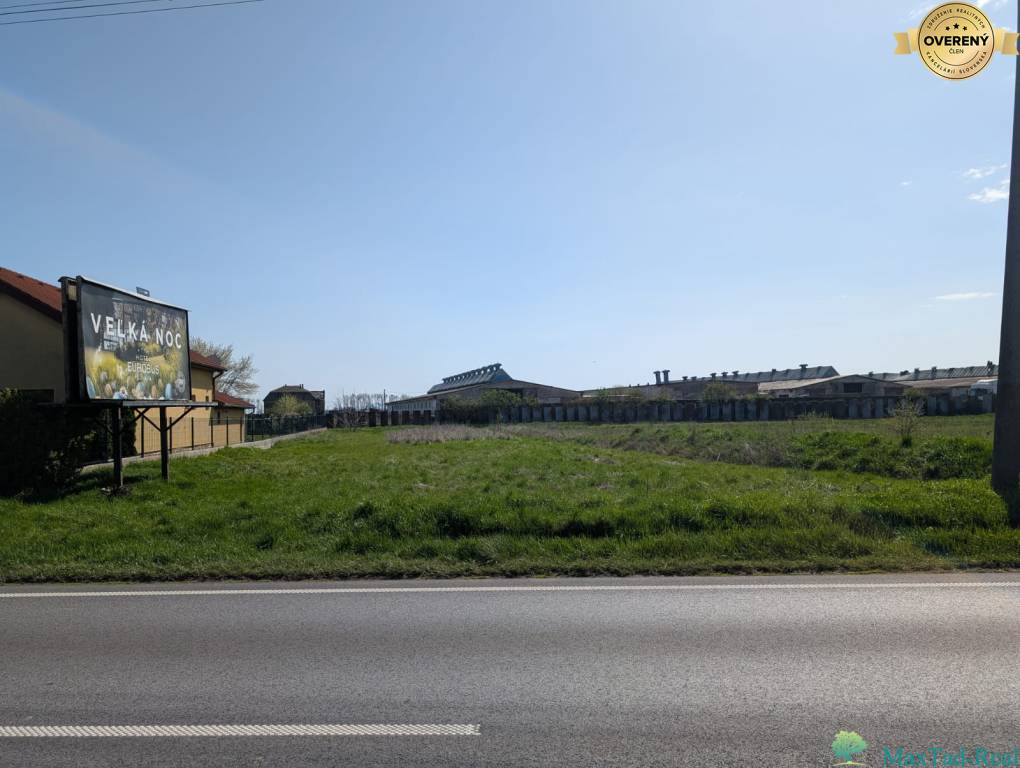 STAVEBNÝ POZEMOK 928 M², HRIADKY