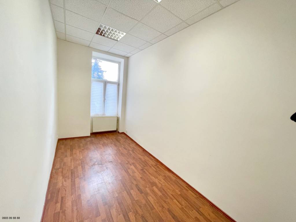 Priestor s umývadlom - 10 m2 - Moyzesova, Košice