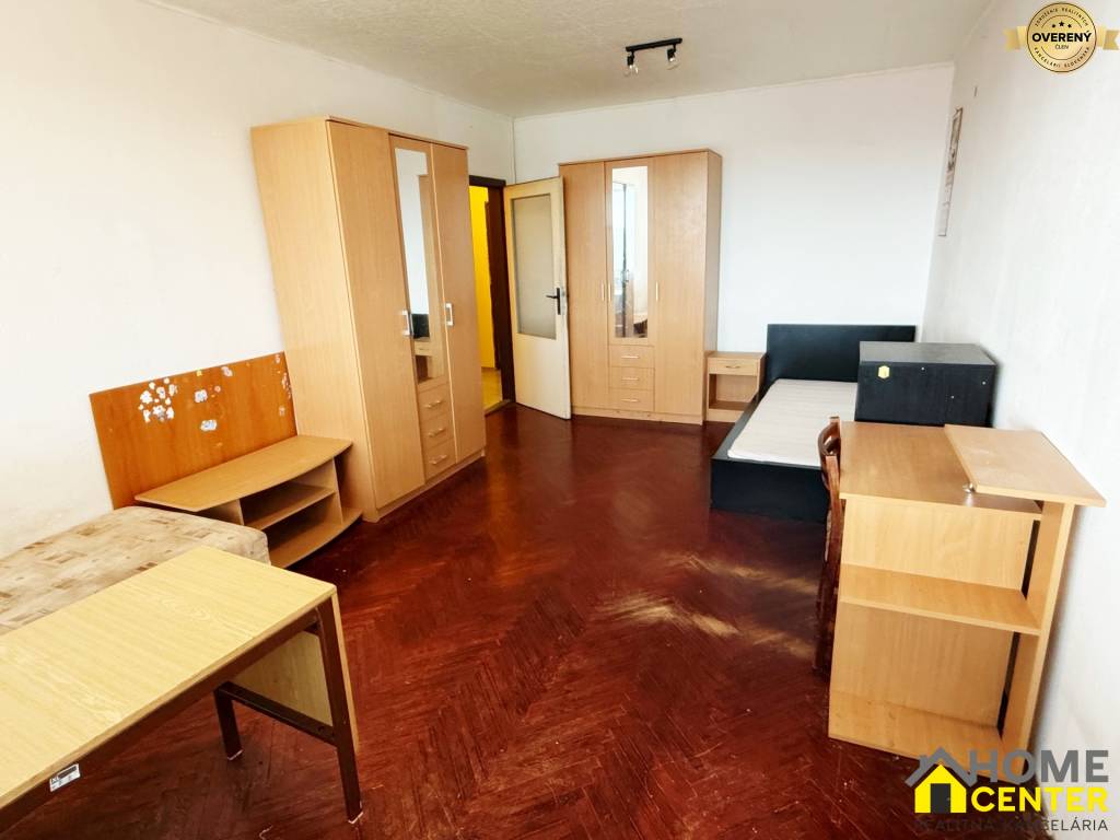 Na predaj : 3 izbový byt , centrum , Levice 