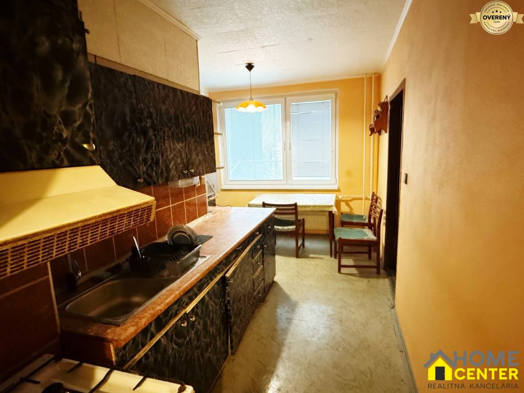 Na predaj : 3 izbový byt , centrum , Levice