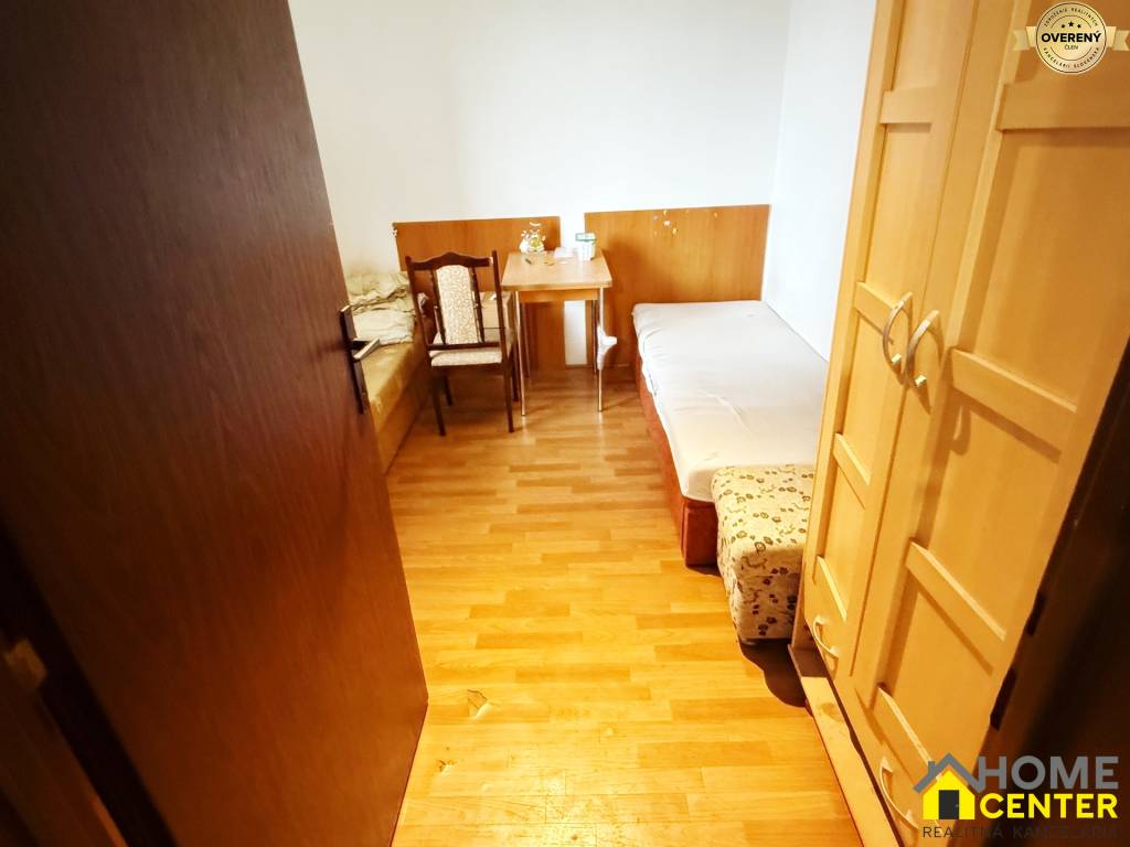 Na predaj : 3 izbový byt , centrum , Levice 