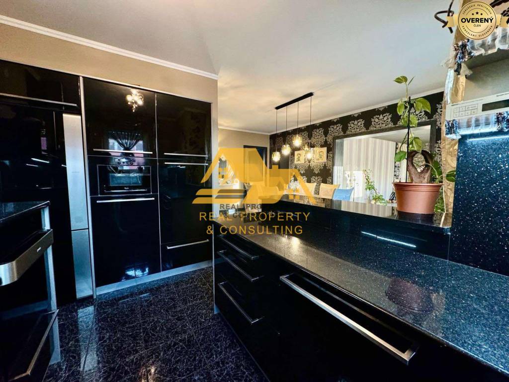 Prenájom Iný Iný-Prenájom-Nové Zámky-780.00 €