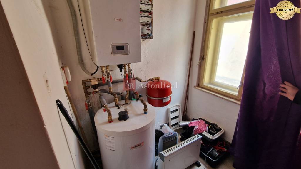 Rodinný dom - 9 izbový - Lipt.Mikuláš -Východná 1150 m2 s 2 vchodmi