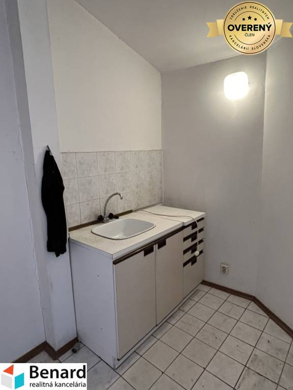 NA PRENÁJOM Polyfunkčná budova na bývanie/podnikanie, PREŠOV