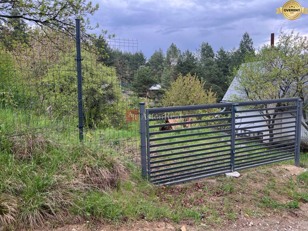 PREDAJ: Záhrada, rozlohou 392 m2 nad Tulskou - Banská Bystrica