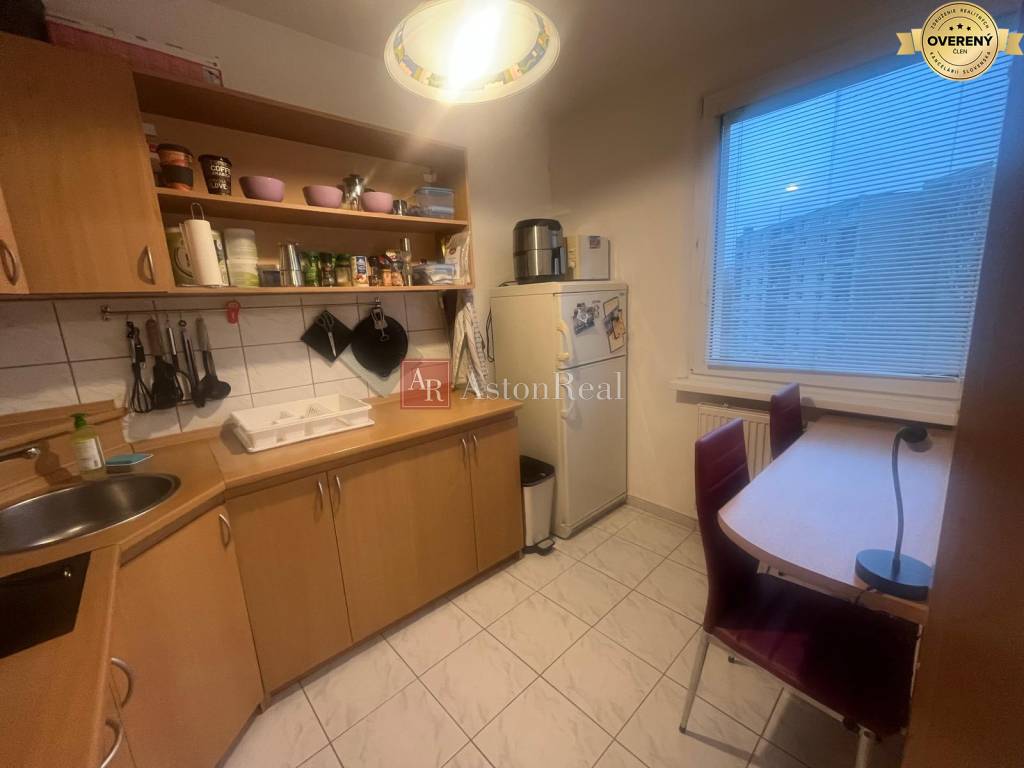 NA PREDAJ: 1 izb. byt 31,50 m2, 2 posch. Ďumbierska, BB  