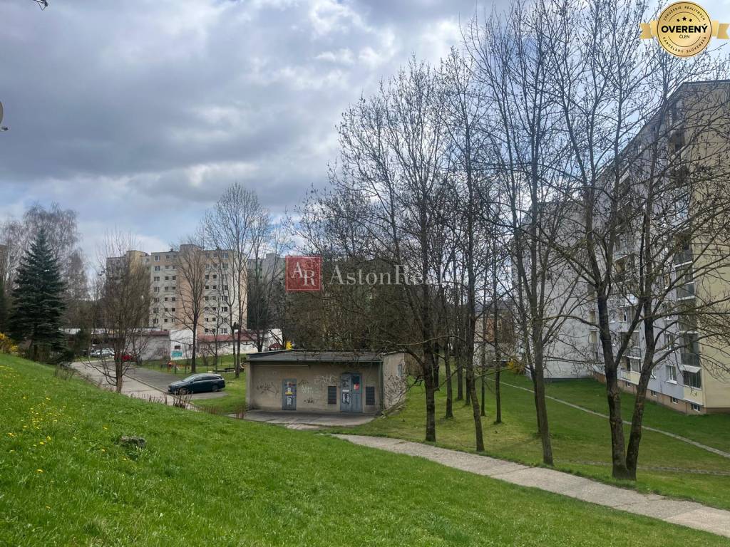 NA PREDAJ: 1 izb. byt 31,50 m2, 2 posch. Ďumbierska, BB  