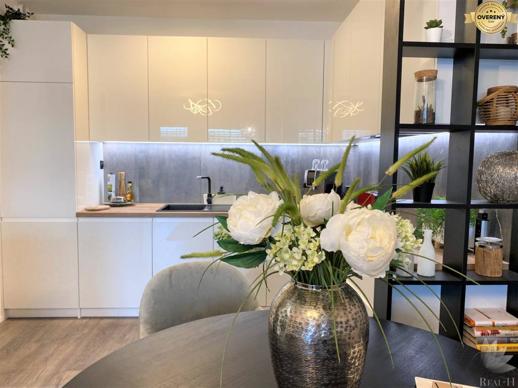 Predaj Iný Iný-Predaj-Bratislava - mestská časť Nové Mesto-288000.00 €