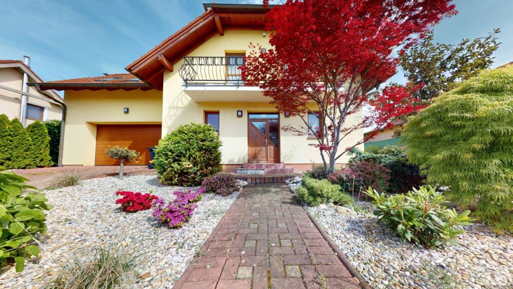 Predaj Rodinný dom Rodinný dom-Predaj-Zálesie-390000.00 €