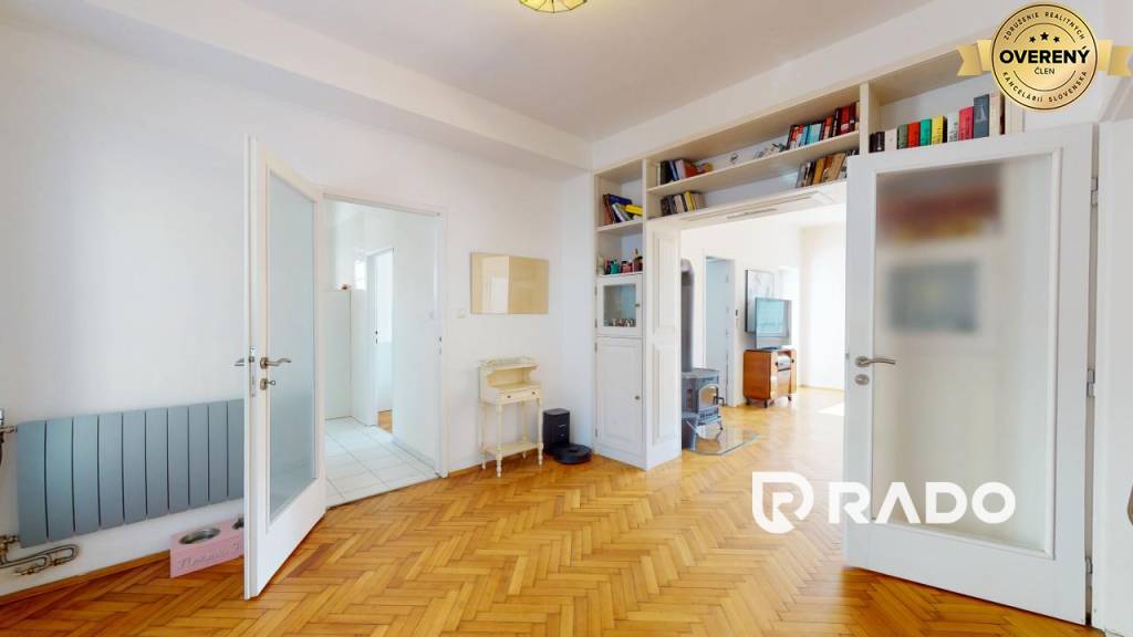 RADO | Na predaj 3i byt + garsónka v RD | pozemok | garáž | Hodžova TN