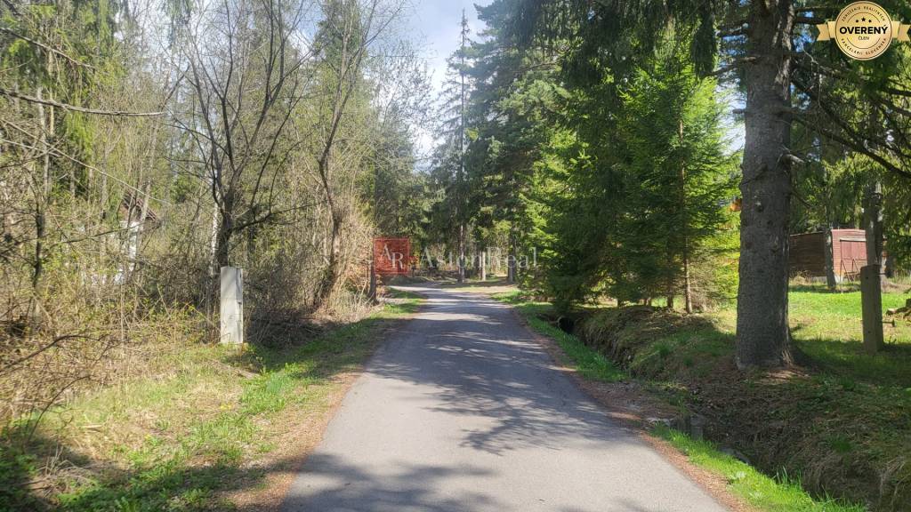  Pozemok na výstavbu chaty  Štrba - Lieskovec 744 m2