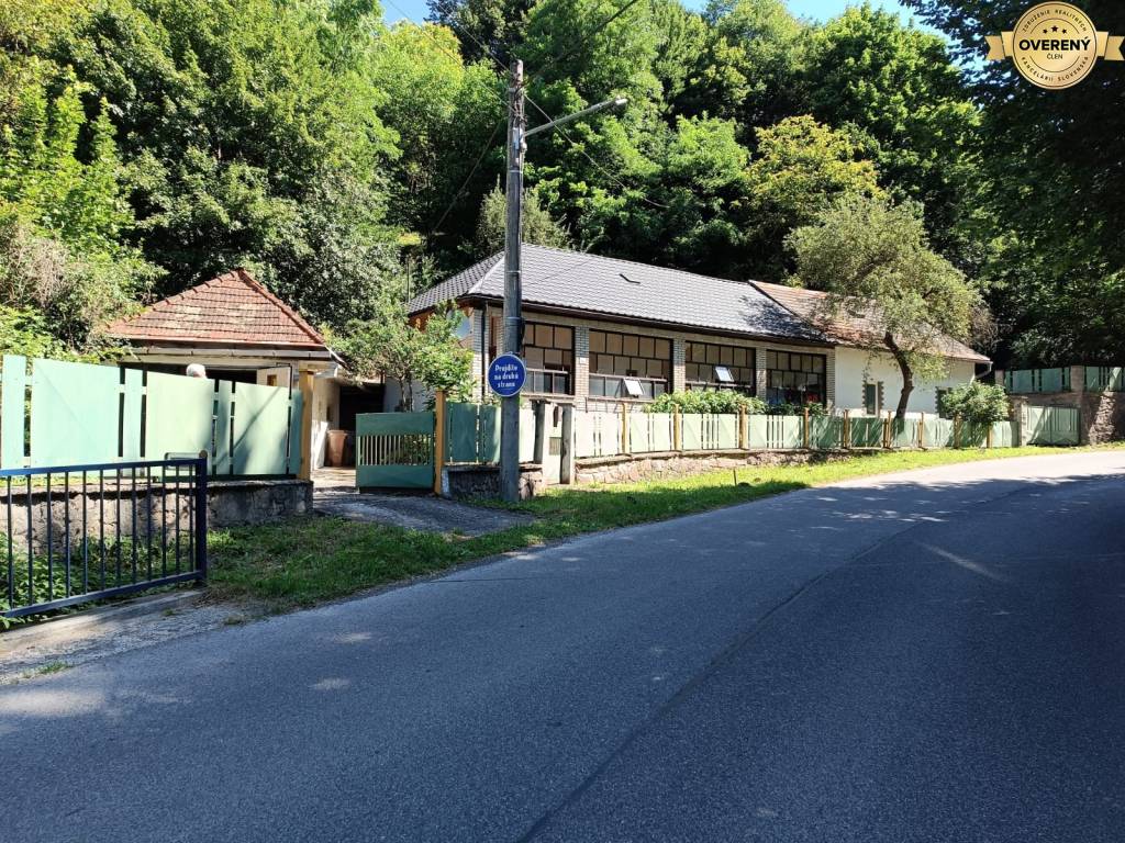 Predaj Rodinný dom Rodinný dom-Predaj-Vyhne-79000.00 €