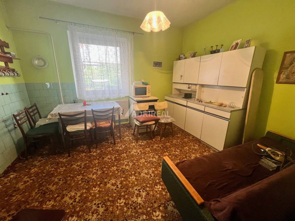 PREDAJ:RD+pozemok 914 m2 ZA CENU BYTU;Divín-Lučenec;88.000 €