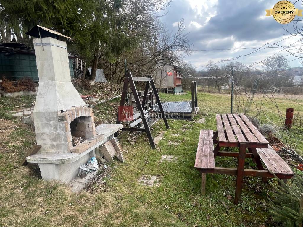 SUPER CENA: 3 izbový byt 88 m2 + 47 m2 záhrada, skleník + kurník