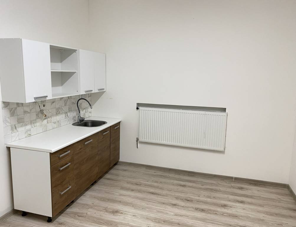 Prenájom obchodného priestoru plus bytu - Piešťany