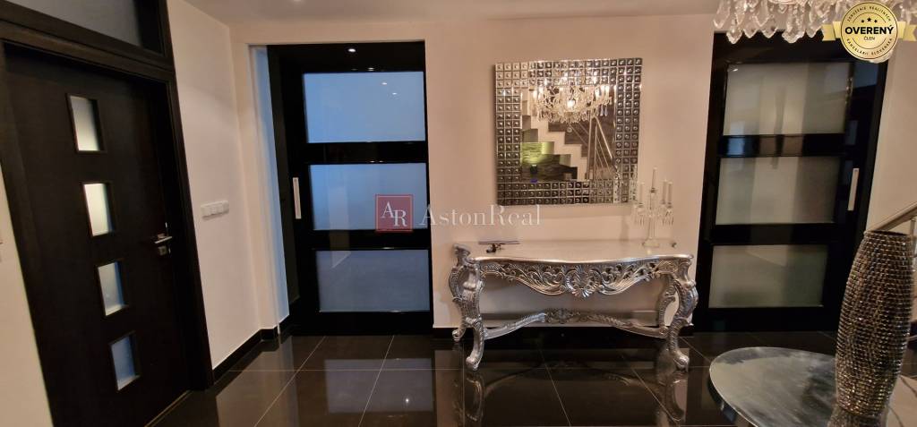  Luxusný  apart.   Veľká Lomnica 7 izieb, 321 m2, možný odp.DPH