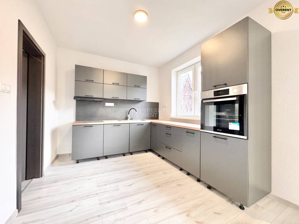 Predaj Rodinný dom Rodinný dom-Predaj-Bátovce-269000.00 €