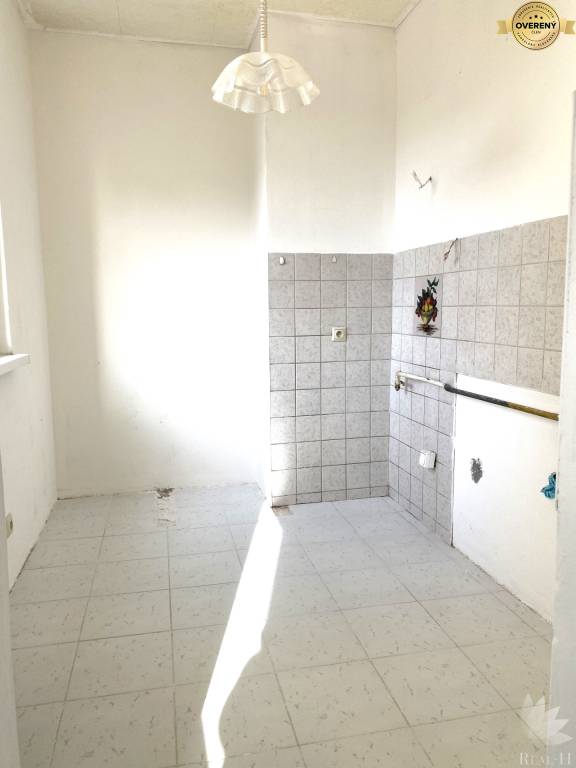 PREDAJ VEĽKÝ 1 IZBOVÝ BYT SARATOVSKÁ ULICA BA DÚBRAVKA