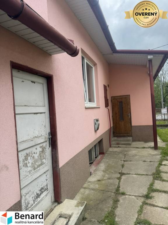 NA PREDAJ RODINNÝ DOM V OBCI NOVÁ ĽUBOVŇA