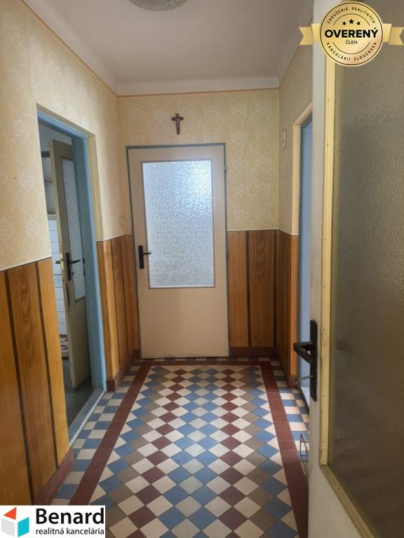 NA PREDAJ RODINNÝ DOM V OBCI NOVÁ ĽUBOVŇA