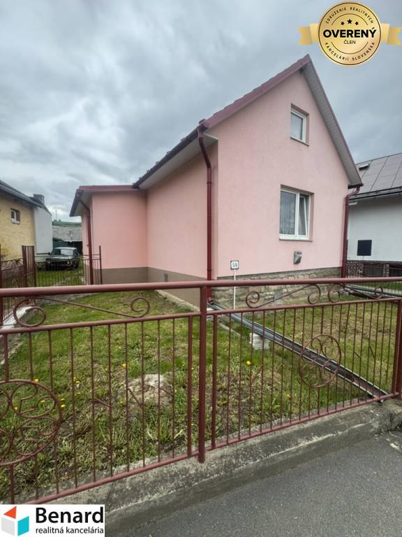 NA PREDAJ RODINNÝ DOM V OBCI NOVÁ ĽUBOVŇA