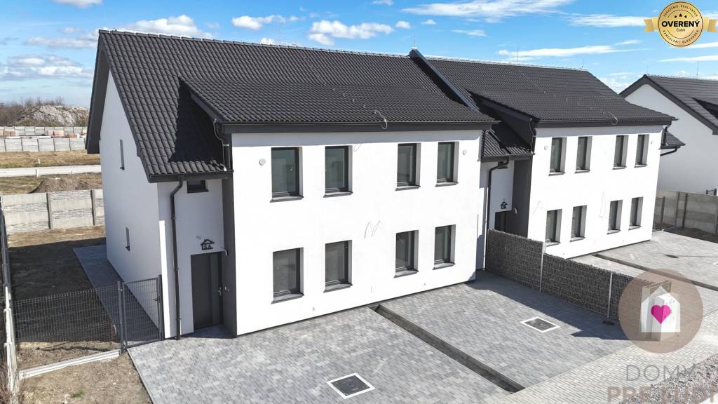SKOLAUDOVANÝ A DO ŠTANDARDU DOKONČENÝ 4-IZBOVÝ RD S TEPEL. ČERPADLO