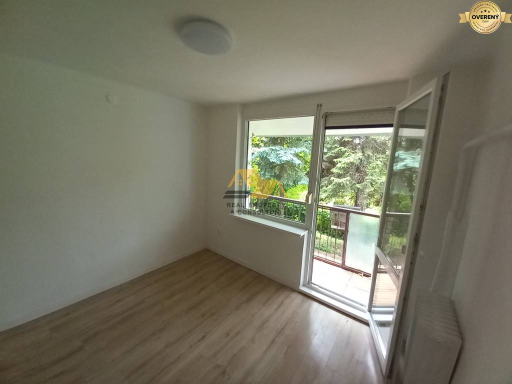 Predám 3 izbový byt s balkónom v obci Selice