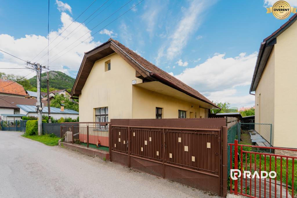 RADO | Na predaj rodinný dom v malebnej obci Omšenie